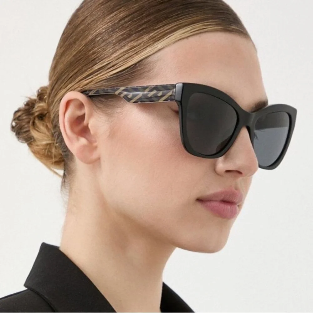 NEW VERSACE SUNGLASSES VERSACE CAT EYE EYEWEAR - Picture 2 of 7